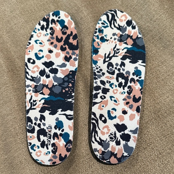 OluKai Pehuea Li Mist Grey Women's Lightweight Sneakers, Excellent Condition! - Picture 12 of 12